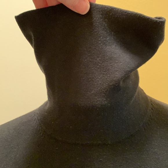 Brooks Brothers Classic Black Silk blend Turtleneck Sweater - Picture 3 of 11
